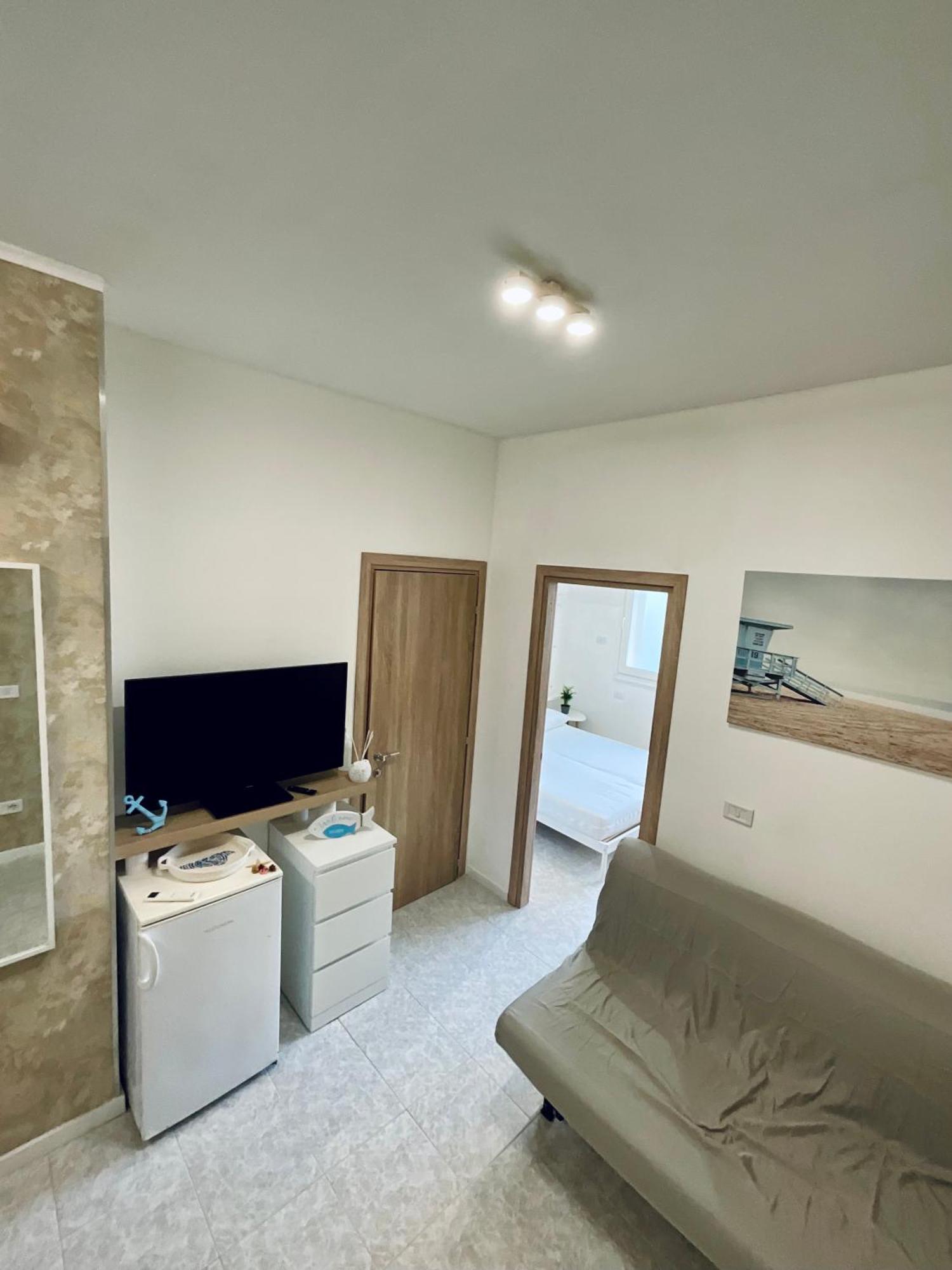Honey BnB a 100 metri dal mare Porto San Giorgio Bagian luar foto